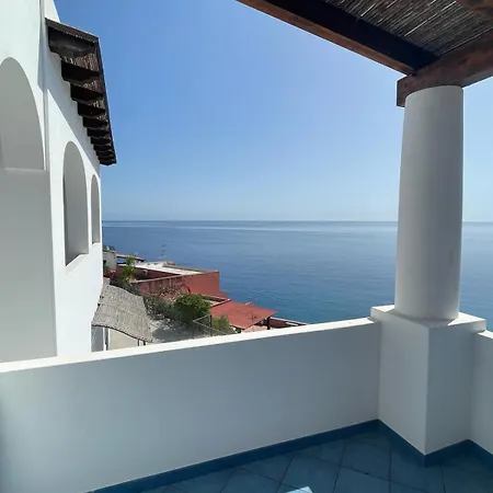 Oltremare Λίπαρι